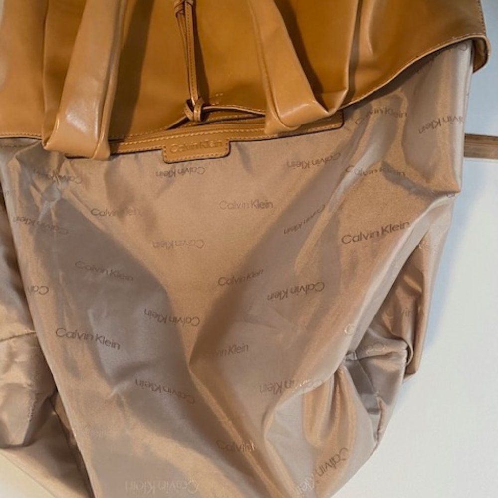 Calvin Klein Doe Hana Novelty Shoulder bag - Picture 5 of 10
